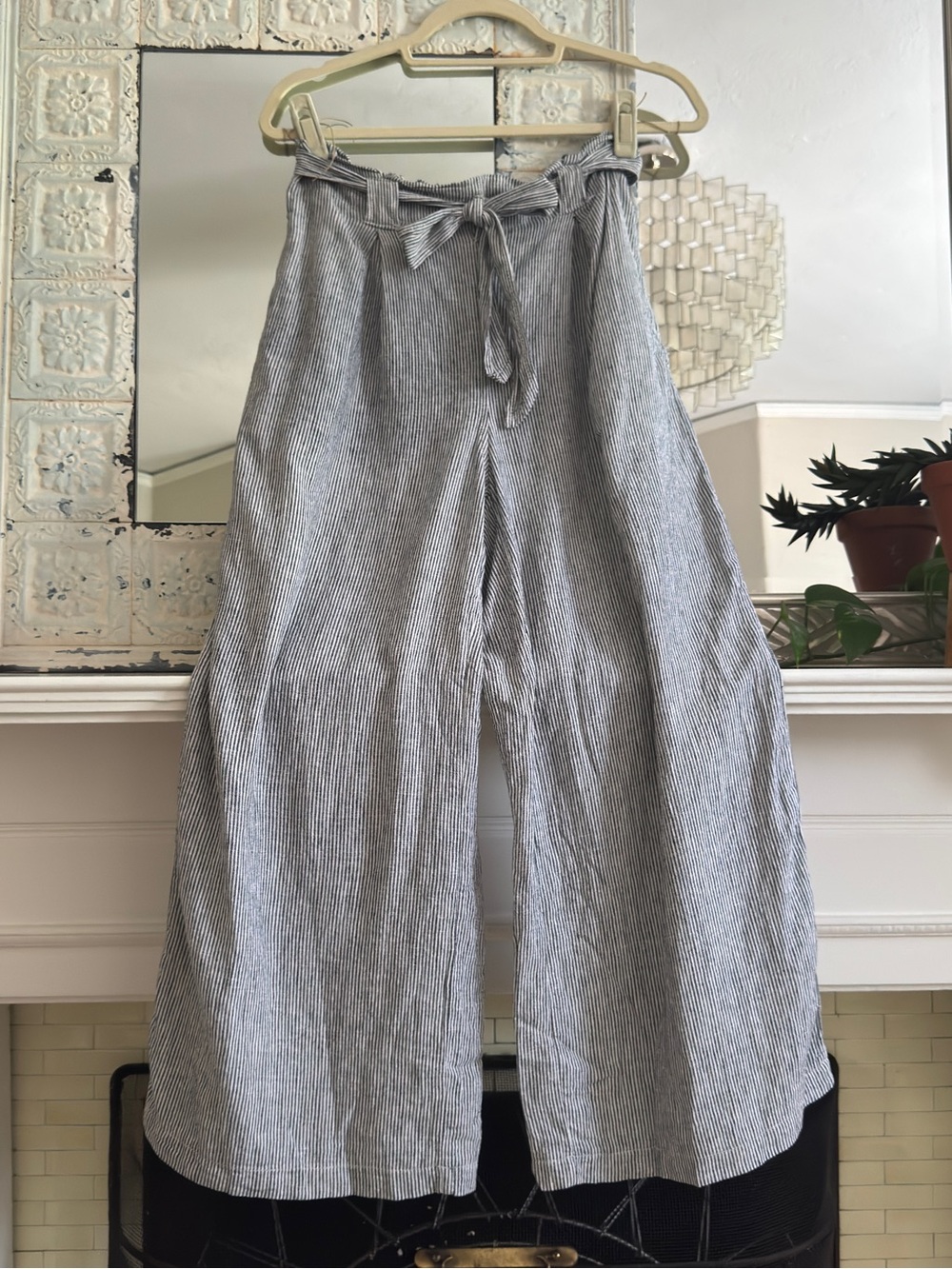 Linen Pinstriped Wide Legged Pants